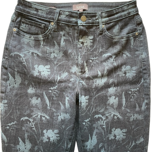 NYDJ LEAF PRINT SLIM BOOTCUT. SIZE 6. - Picture 8 of 11